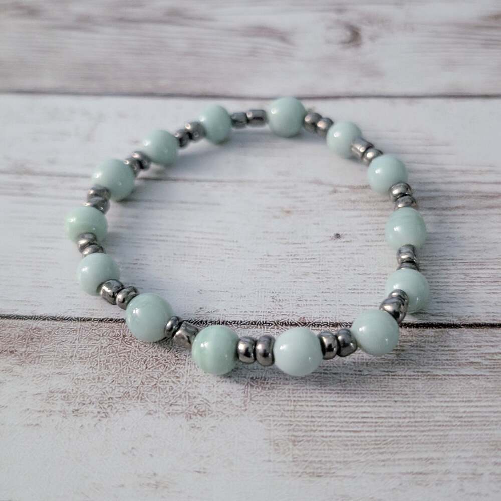 Vintage Stretch Bracelet Pastel Green Tone